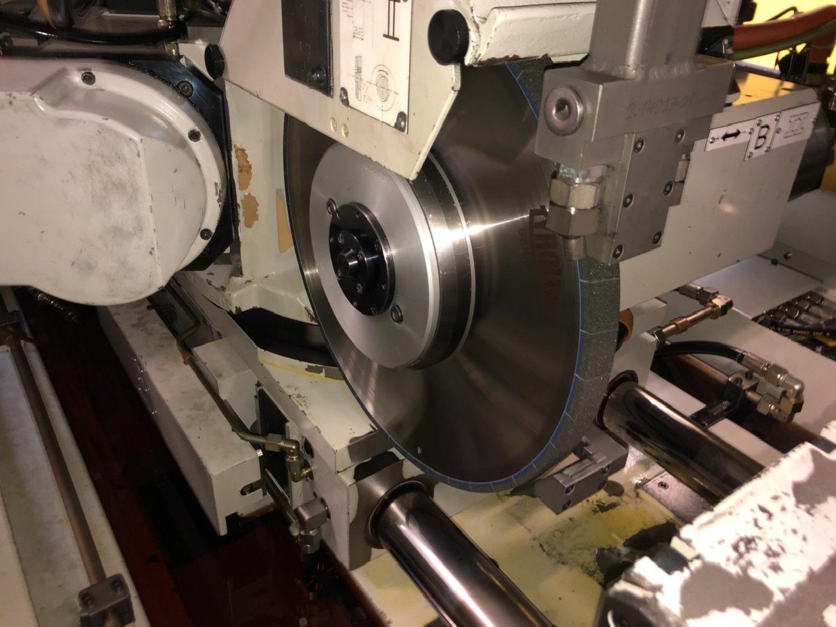 Camshaft Grinding Machine JUNKER Jucam 3000/61 photo on Industry-Pilot