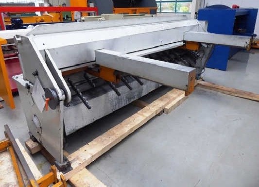 Mechanical guillotine shear RAS 83.30 photo on Industry-Pilot