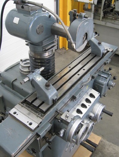 Tool grinding machine - universal TACCHELLA AU 500 ( hydr. ) photo on Industry-Pilot