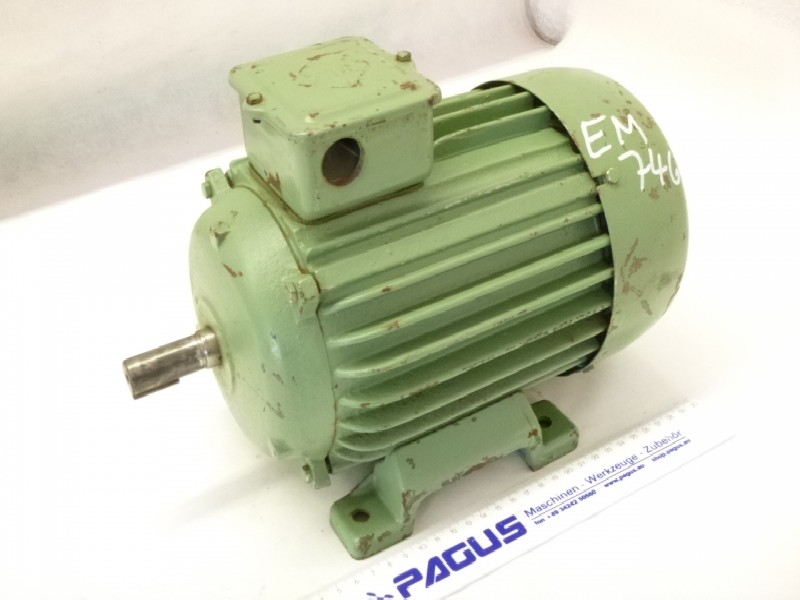 Three-phase servo motor VEM KRA 90,3/4 Wellendurchmesser: Ø 18 mm Neu ! photo on Industry-Pilot