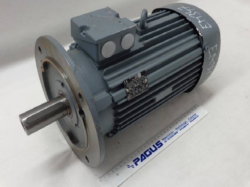 Three-phase servo motor VEM K21R 112 MV 2 DSD FDS TS160 /8845 ( K21R112MV2DSDFDSTS160/8845 ) 1072217010209H Wellendurchmesser: Ø 38 mm Flansch: Ø 250 mm Neu  photo on Industry-Pilot