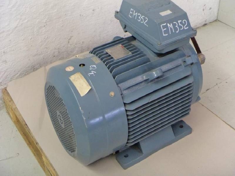 Three-phase servo motor ABB Typ: M2QA200L2B B3 ( M2QA200L2BB3 ) Neu  photo on Industry-Pilot