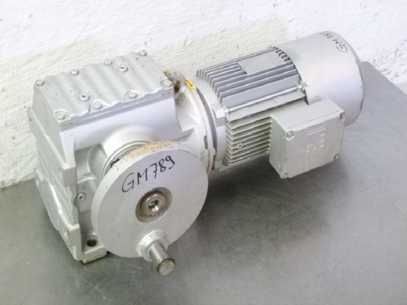 Gear motor SEW S77DV100M4/BMG IP54 Neu , ohne Klemmbrett ! photo on Industry-Pilot