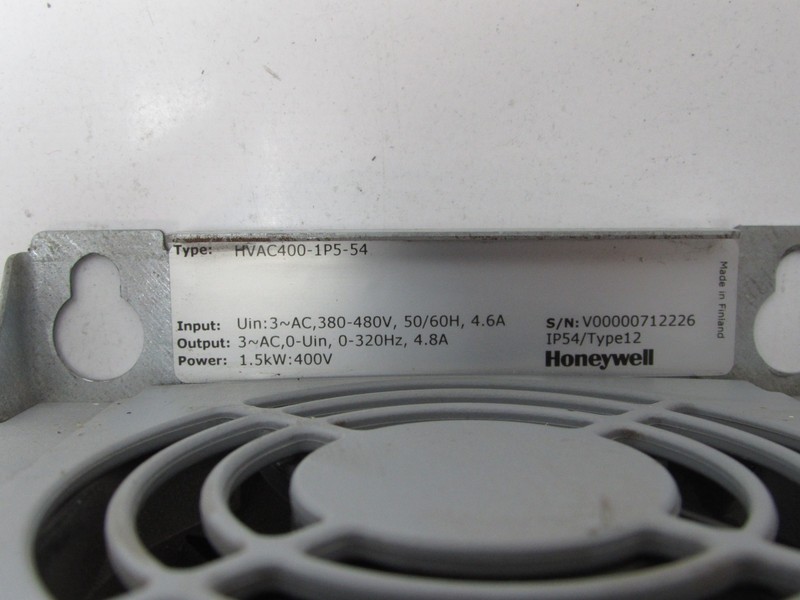 Частотный преобразователь  Honeywell SmartDrive HVAC400-1P5-54 HVAC, IP 54 1,5 kW, 4,8 A + Keypad neuwertig фото на Industry-Pilot