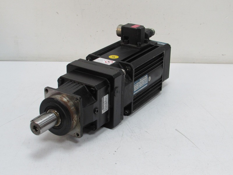 Серводвигатели  Baumüller DS 71-K 250919 Servomotor 4,3kW 3000min.-1 Getriebe i: 7 Top Zustand фото на Industry-Pilot