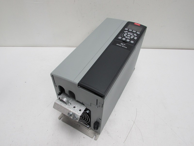 Frequency converter Danfoss VLT HVAC FC-102 Drive FC-102P18KT4E20H3XG 131G0433 18,5kw 400V TESTED photo on Industry-Pilot