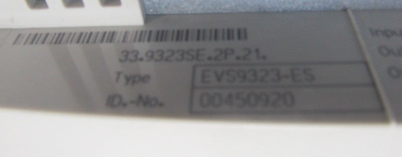 محول-التردد Lenze Vector 9300 EVS9323-ES 3,9A 400V 3,2kVA Servo Drive TOP ZUSTAND TESTED الصورة على Industry-Pilot