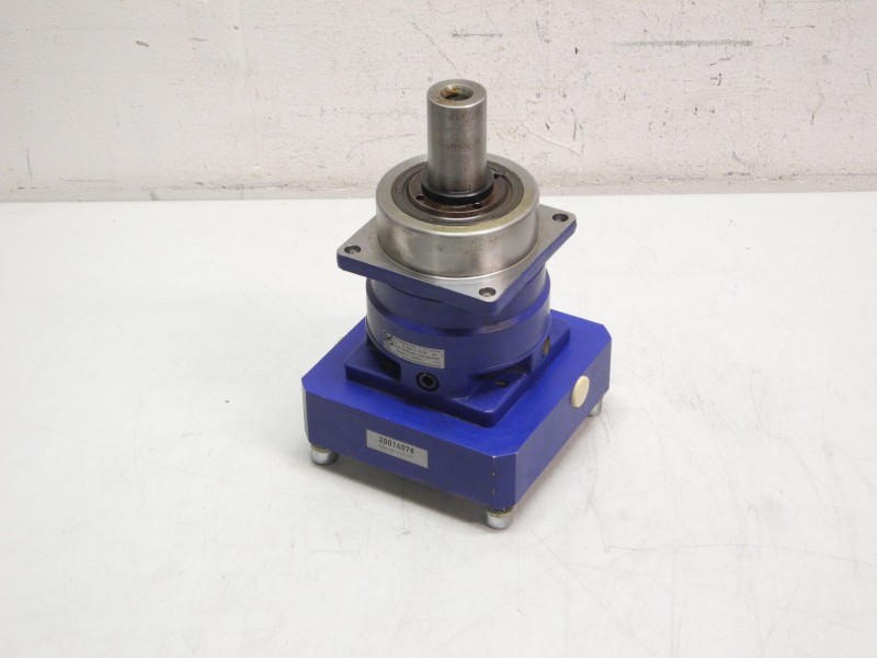 Servo motor Alpha SP 100-MF1-10 -051-000 SP100-MF1-10 -051-000 Ratio 10 Top Zustand photo on Industry-Pilot