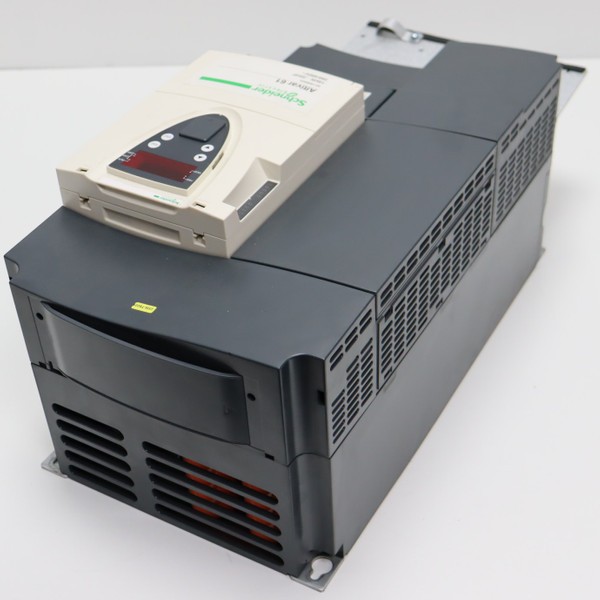 Frequency converter Schneider Electric Altivar 61 ATV61HD15N4Z 15kW 400V TOP ZUSTAND photo on Industry-Pilot