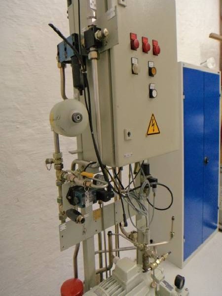 Hydraulic unit REXROTH 952563 MPU1-V710-100L/ 00025161+00963916 PV7-11/06-10RA0MA0-10-A501 Hydraulikaggregat 3 kW photo on Industry-Pilot