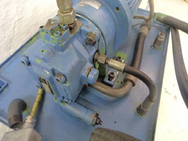 Hydraulic unit FLUTEC PTF-200/1.0/M/ Pumpe: BOSCH FD 071 gebraucht ! Hydraulikaggregat 2,2 kW photo on Industry-Pilot