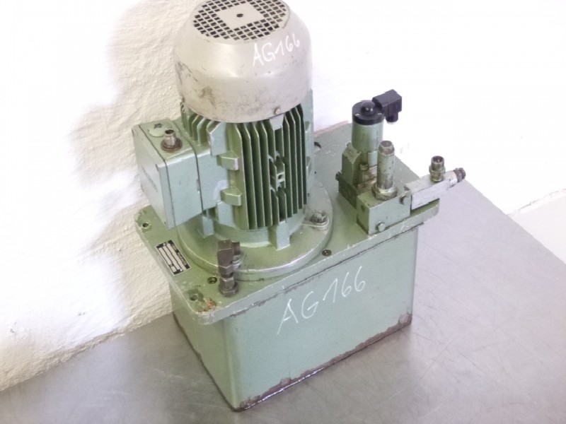 Hydraulic unit HAWE R2,6/B 13A500-V3- VB 2CM-F-3-G24 Pumpe: Typ R6 Motor: SIEMENS 1LA3107-4AA21-ZK17 gebraucht ! Hydraulikaggregat  3,0 kW photo on Industry-Pilot