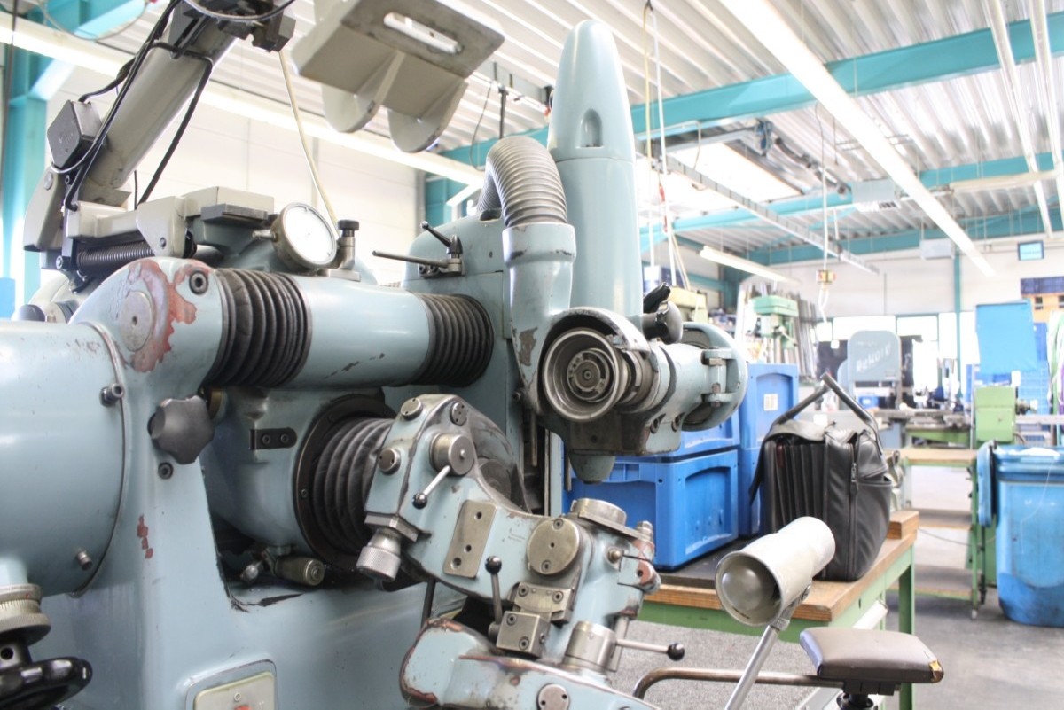 Tool grinding machine - universal EWAG WS 11 photo on Industry-Pilot