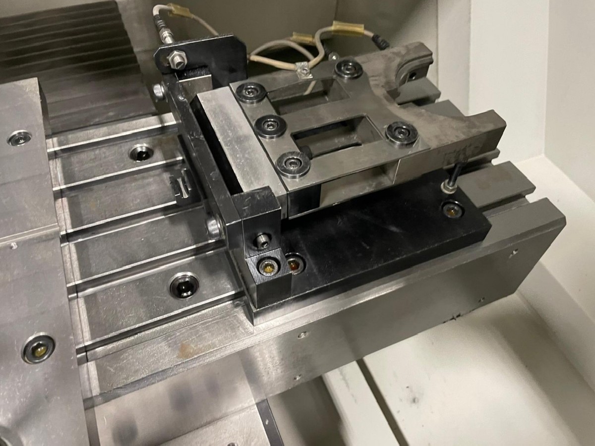 Werkzeugschleifmaschine - Universal HAAS Multigrind AF Bilder auf Industry-Pilot