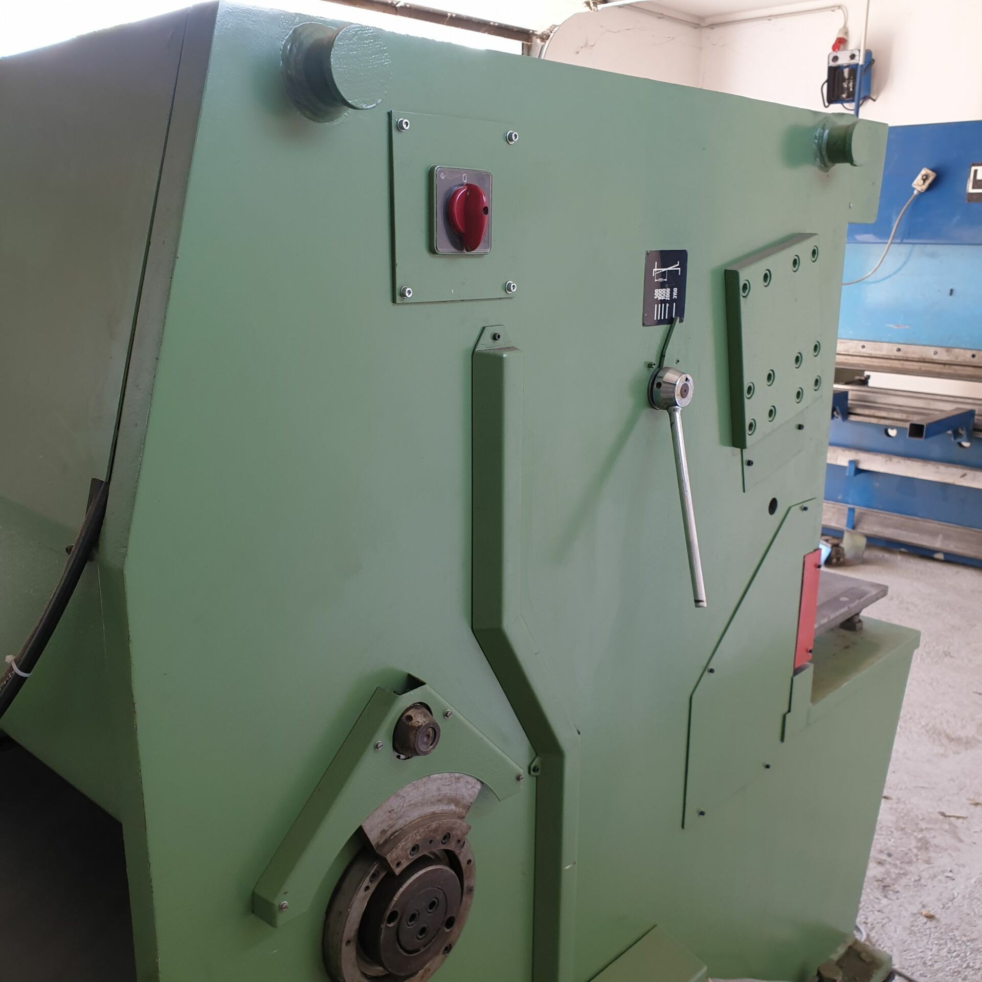 Hydraulic guillotine shear  VOEST-ALPINE BTHS 8 x 3150 photo on Industry-Pilot