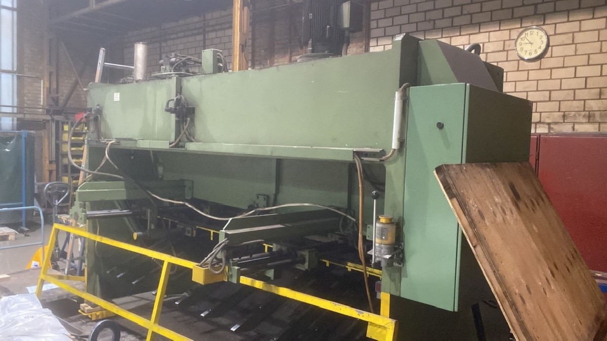 Hydraulic guillotine shear  STEINER HTS 30/8 photo on Industry-Pilot