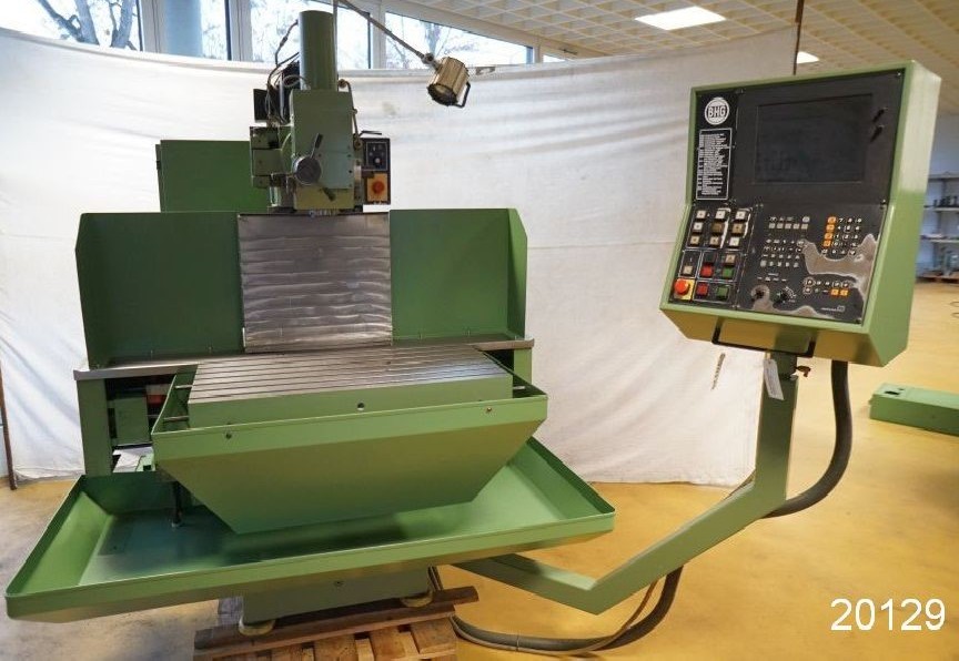Toolroom Milling Machine - Universal HERMLE UWF 900 photo on Industry-Pilot