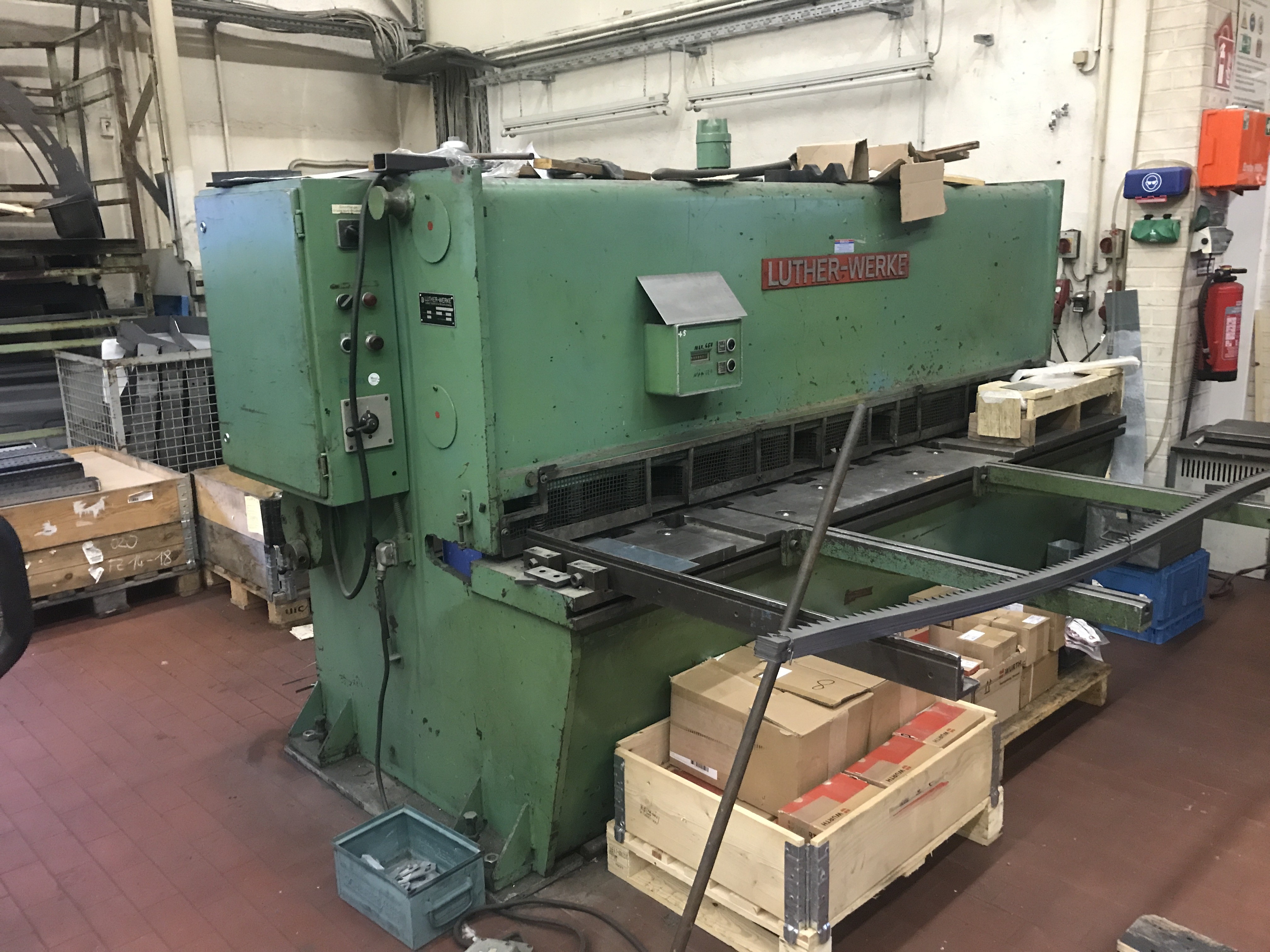 Hydraulic guillotine shear  LUTHER TS-S 25/4 photo on Industry-Pilot