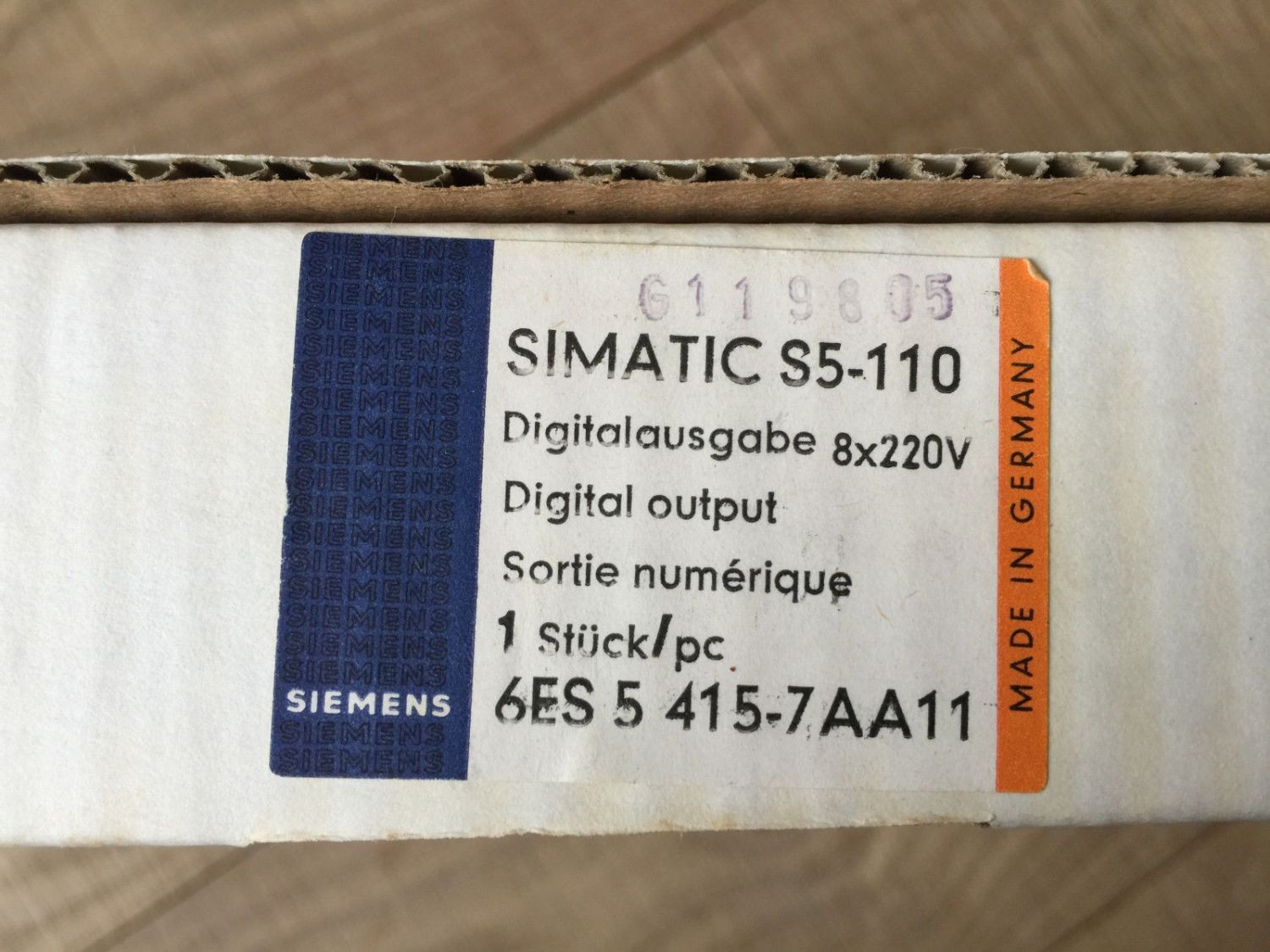  6ES5 415-7AA11 Siemens Simatic 6ES5415-7AA11 Digitalausgabe 415 neu OVP S5-110 الصورة على Industry-Pilot