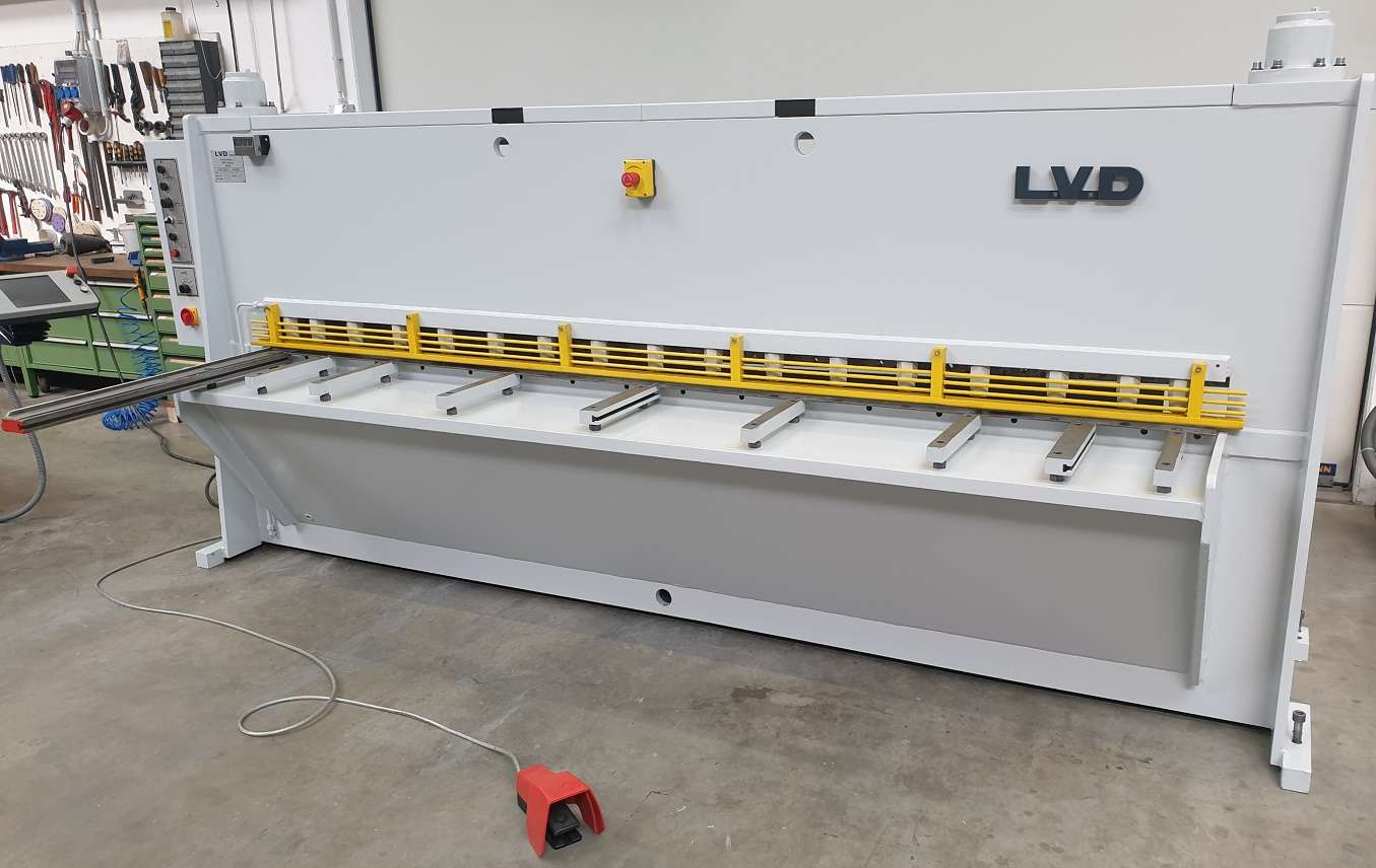 Hydraulic guillotine shear  LVD HSL 31-6 photo on Industry-Pilot
