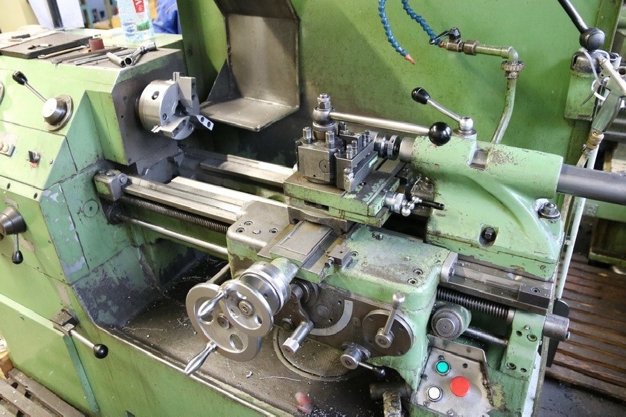 Screw-cutting lathe WMW MIKROMAT DLZ 315 x 500 photo on Industry-Pilot