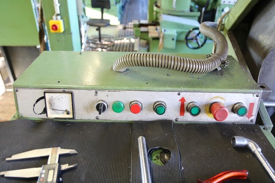 Leit- und Zugspindeldrehmaschine LABOR 255 x 1000 Bilder auf Industry-Pilot