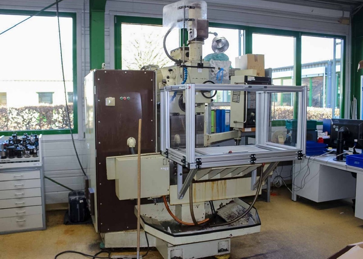 Toolroom Milling Machine - Universal AUERBACH FUW 315/7 photo on Industry-Pilot