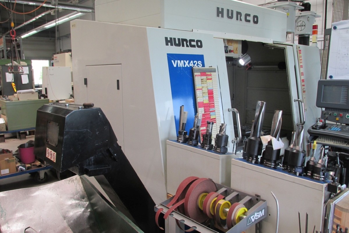 Обрабатывающий центр - вертикальный HURCO VMX 42 S фото на Industry-Pilot