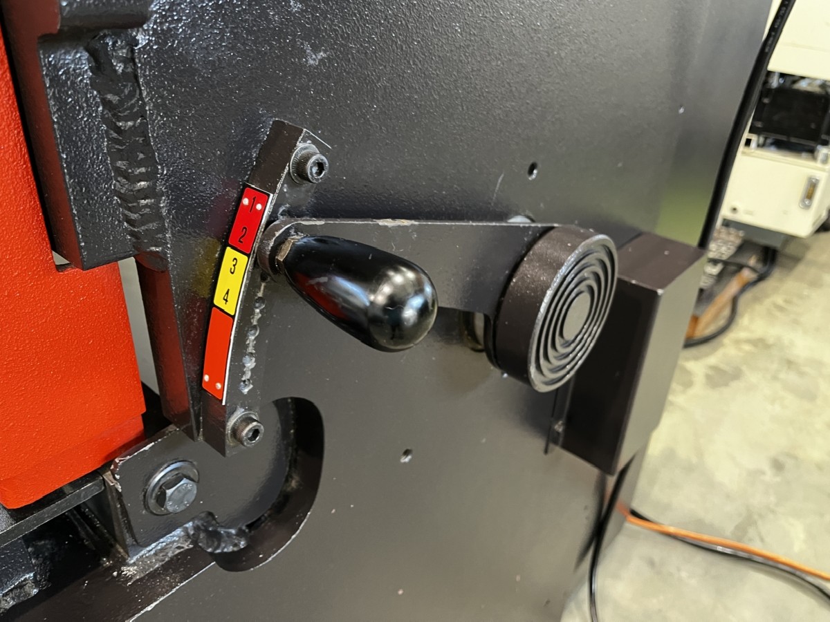 Гидравлические гильотинные ножницы AMADA-PROMECAM GPN 420 фото на Industry-Pilot