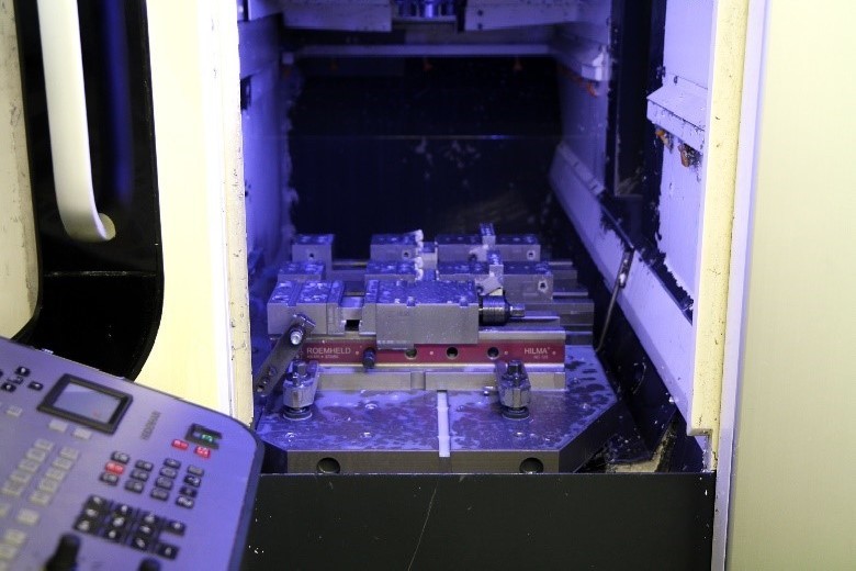 Bearbeitungszentrum - Vertikal DECKEL-MAHO DMC 635V Bilder auf Industry-Pilot