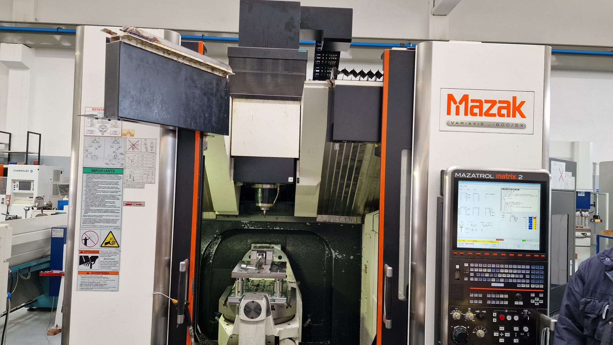 Bearbeitungszentrum - Universal Mazak VARIAXIS j-600-5X Bilder auf Erdmann Export Import