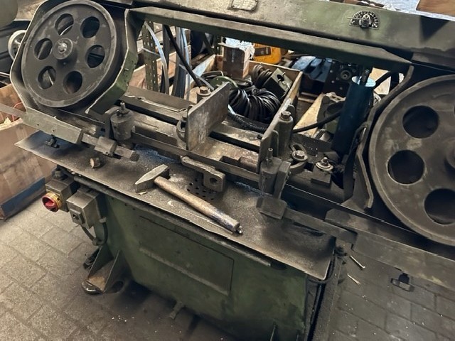 Bandsaw metal working machine JAESPA 260 photo on Industry-Pilot