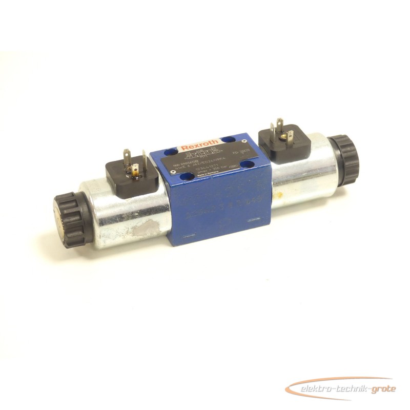 Hydraulic control valve Rexroth 4 WE 6 J62/EG24N9K4 Wegeventil MNR: R900561288 / 123441271 photo on Industry-Pilot