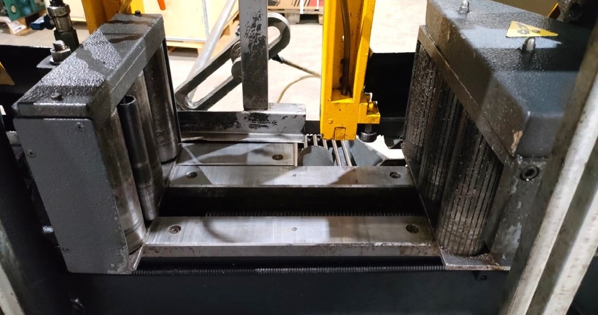 Bandsaw metal working machine BEKA-MAK BMSO 320 photo on Industry-Pilot