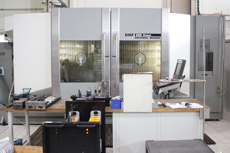 Travelling column milling machine DECKEL MAHO DMF 220 Linear photo on Industry-Pilot
