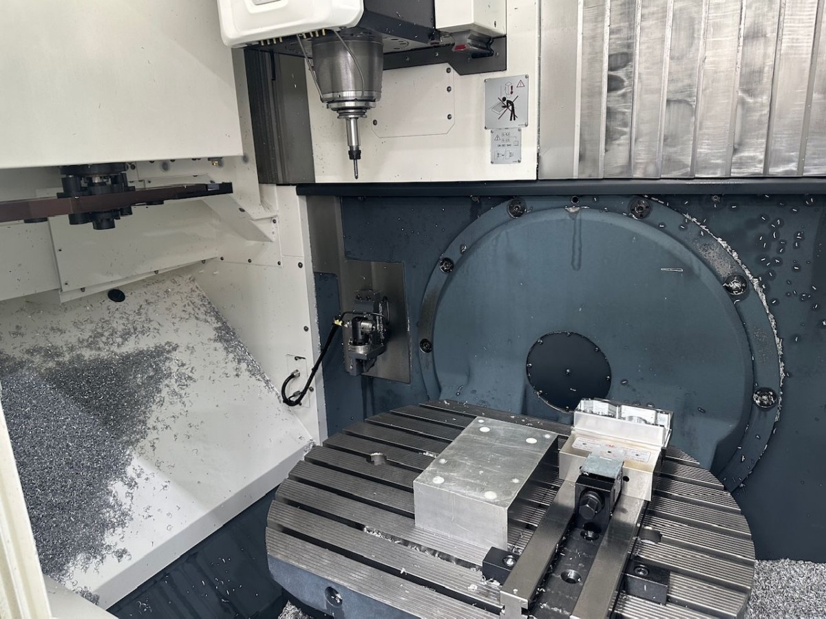 Machining Center - Universal DMG-MORI CMX 70 U photo on Industry-Pilot