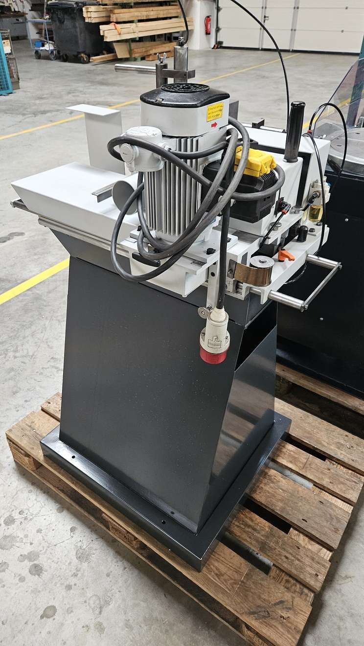 Notching Machine for window manufacture Graule AKF 6-250 photo on Industry-Pilot