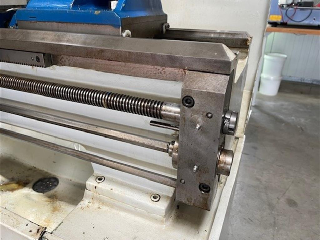 Screw-cutting lathe WEILER COMMODOR photo on Industry-Pilot