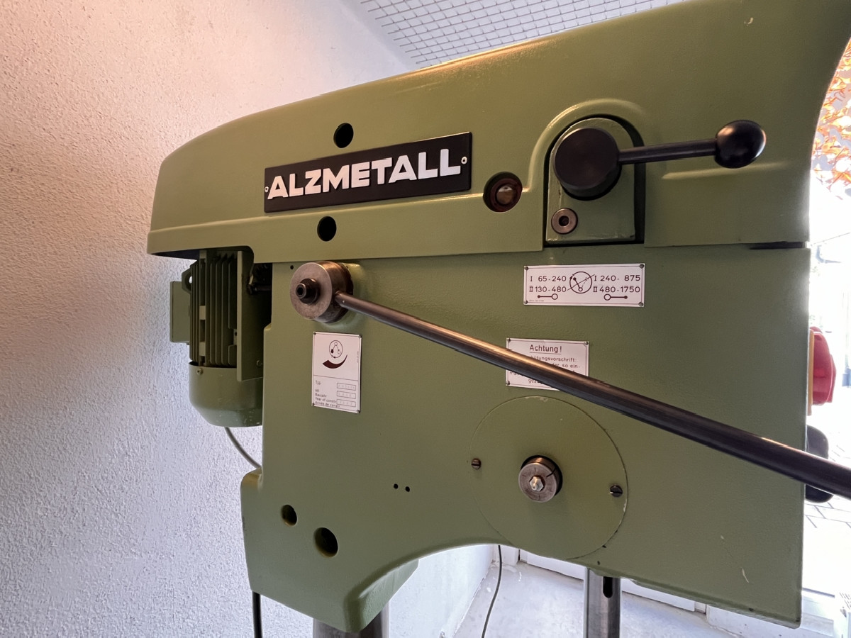 Сверлильный станок со стойками ALZMETALL AB25SV фото на Industry-Pilot