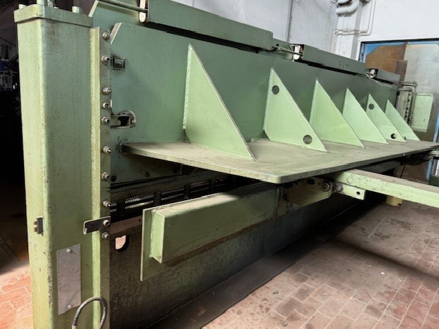 Hydraulic guillotine shear  EHT Ehs 6-50 photo on Industry-Pilot