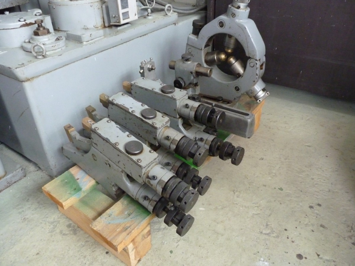 Cylindrical Grinding Machine - Universal OKUMA GU 33 x 100 photo on Industry-Pilot