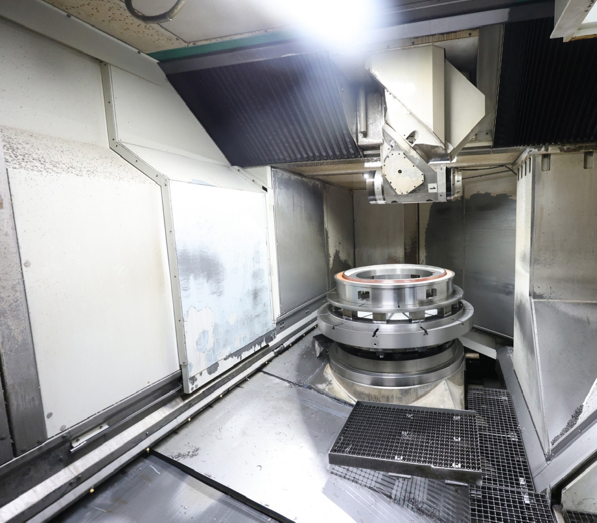 Machining Center - Universal UNISIGN UNICOM 6000-HV photo on Industry-Pilot