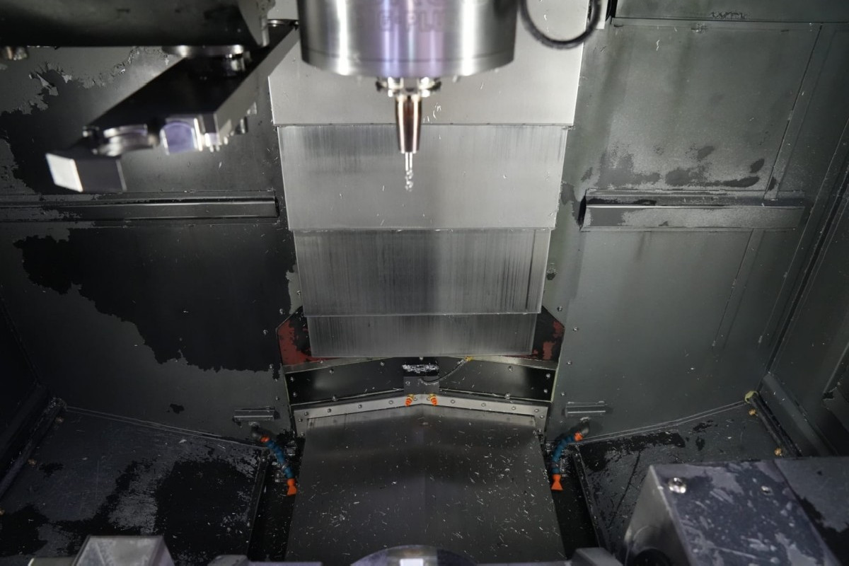 Machining Center - Universal HURCO VMX 30Ui photo on Industry-Pilot