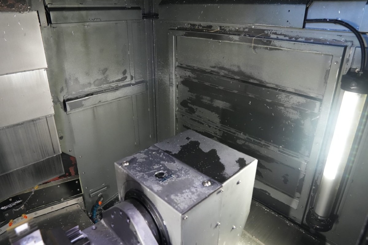 Machining Center - Universal HURCO VMX 30Ui photo on Industry-Pilot