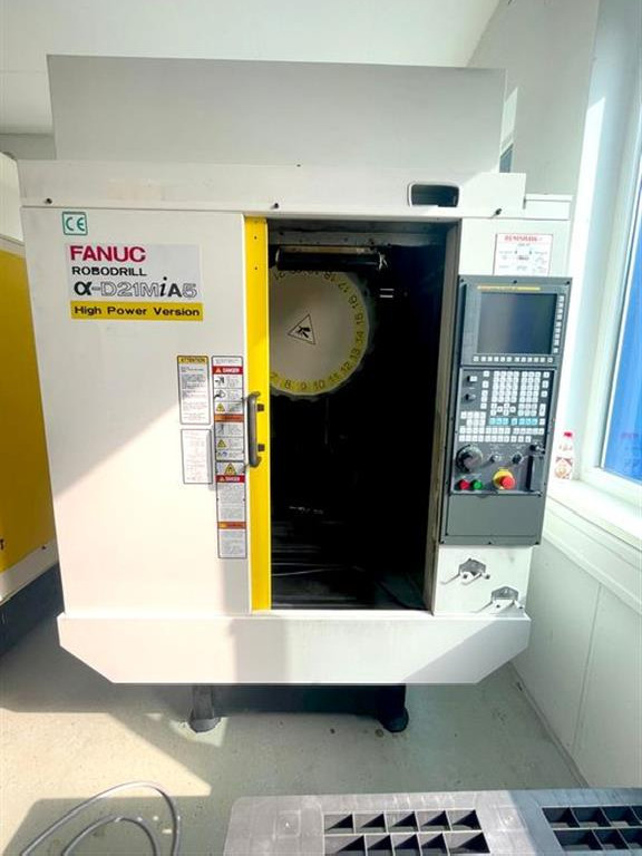 Machining Center - Vertical FANUC ROBODRILL Alpha D21Mi A5 high power photo on Industry-Pilot