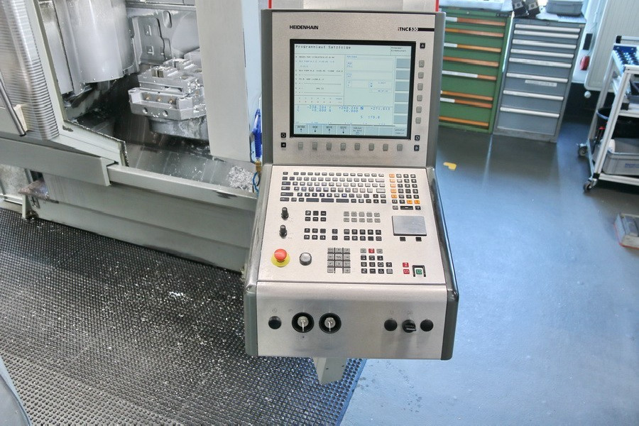 Machining Center - Universal DECKEL MAHO DMU 50 eVolution photo on Industry-Pilot