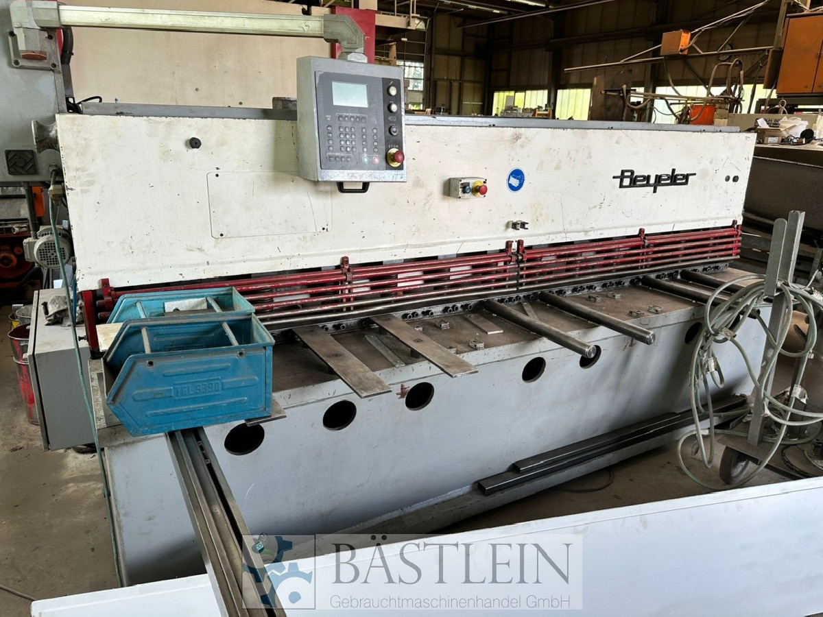 Hydraulic guillotine shear  BEYELER  photo on Industry-Pilot