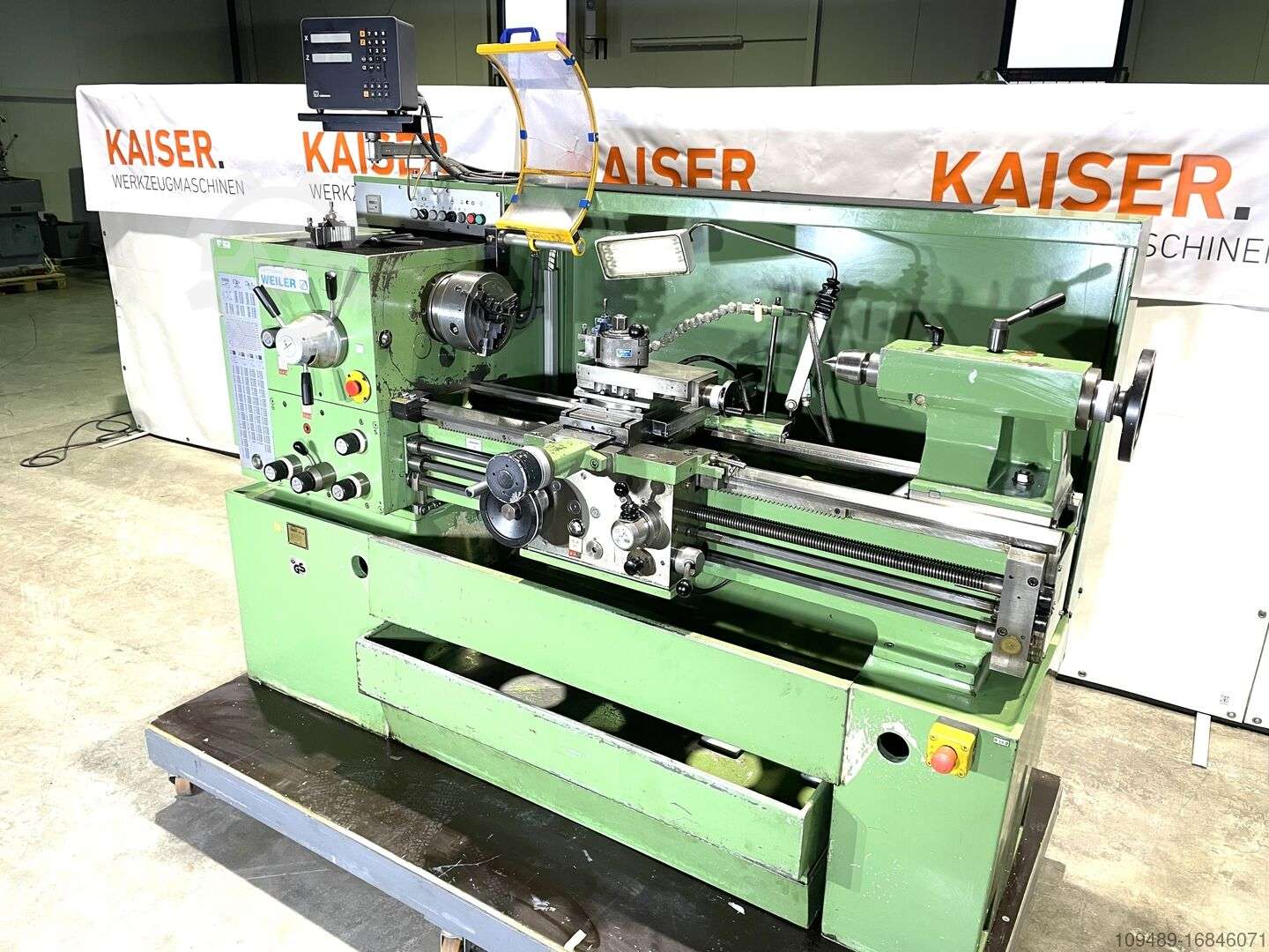 Screw-cutting lathe WEILER COMMODOR 230 - Heidenhain Digitalanzeige photo on Industry-Pilot