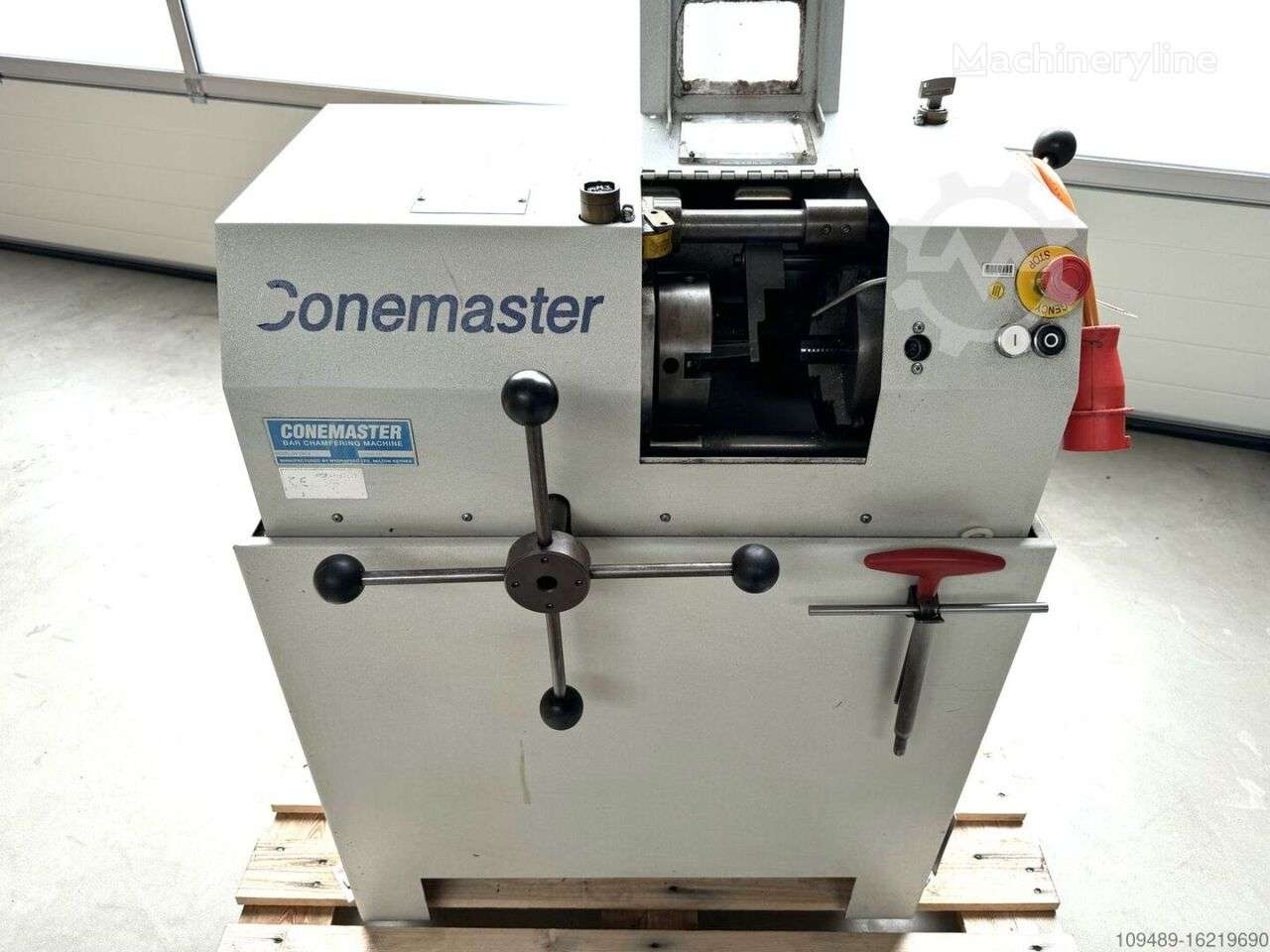 Станок для снятия фасок CONEMASTER CM 3 Stangenanfasmaschine фото на Industry-Pilot