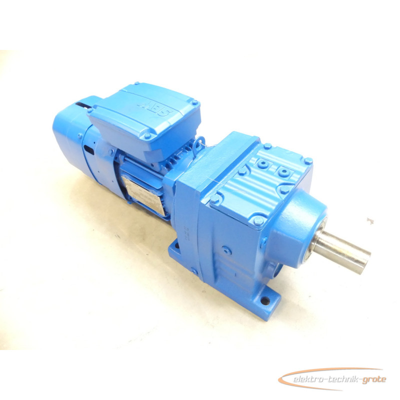 Мотор-редуктор SEW R47 DRS71S4BE05/TF/ES7C / 01.7793995802.0001.19 Getriebemotor - без эксплуатации фото на Industry-Pilot